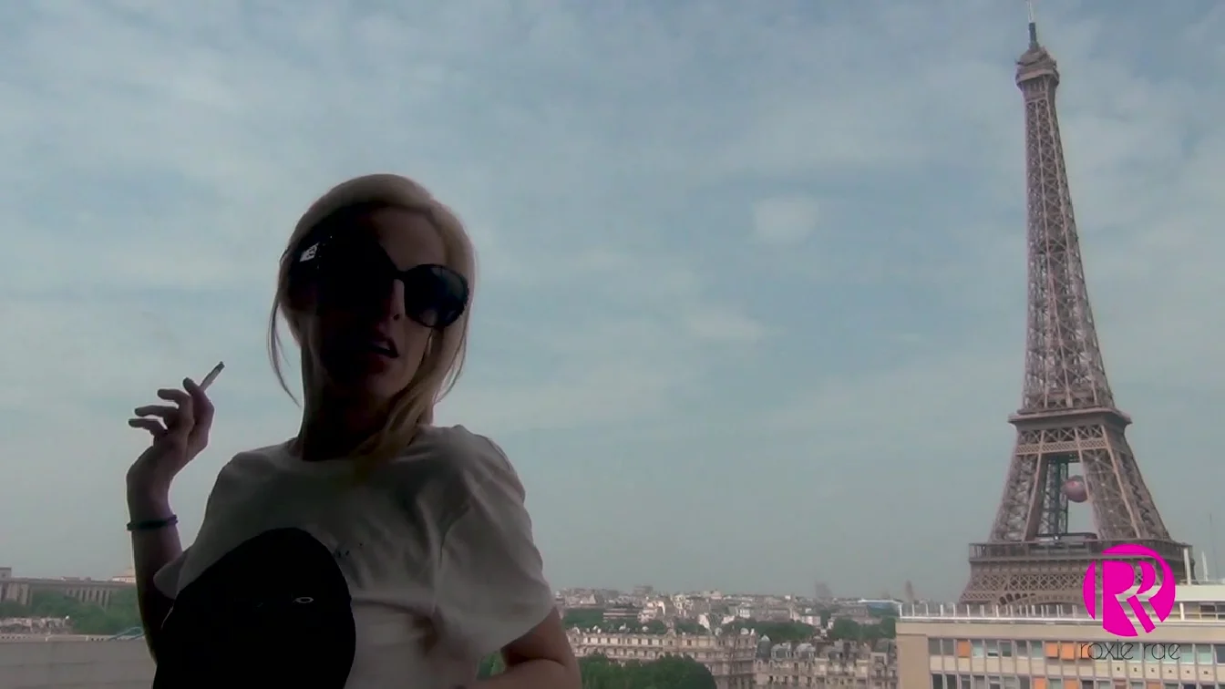 Flirty Smoking Ignore In Paris XXX